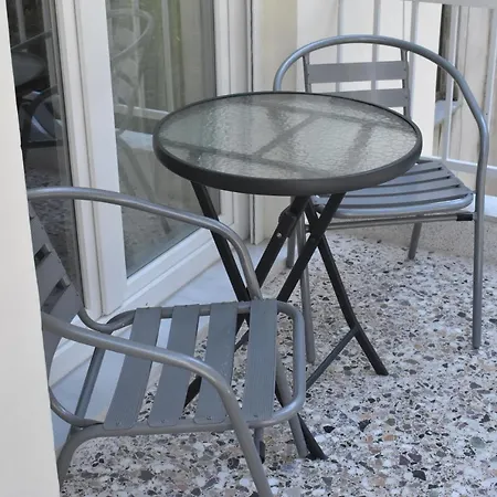 Chrysafenia & Leandros Downtown Apartment *