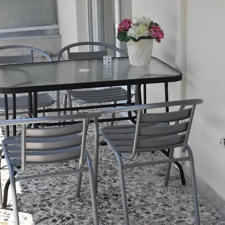 Chrysafenia & Leandros Downtown Apartment Kavala