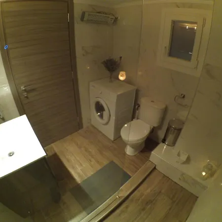 Chrysafenia & Leandros Downtown Apartment