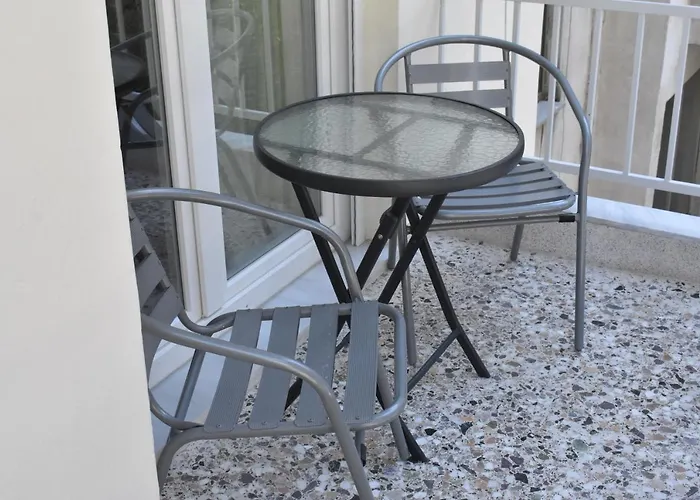 Chrysafenia & Leandros Downtown Apartman *