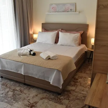 Apartment Chrysafenia & Leandros Downtown *