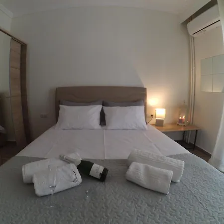 Chrysafenia & Leandros Downtown * Kavala