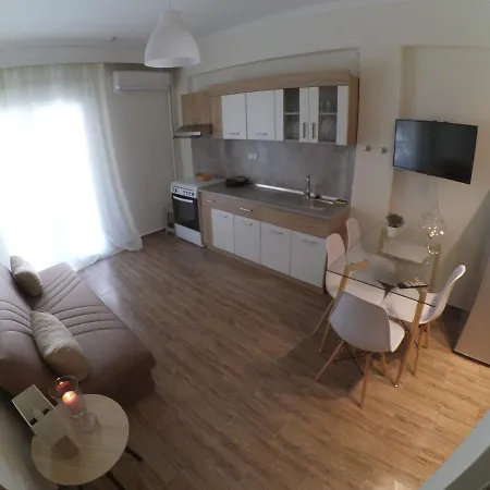 Chrysafenia & Leandros Downtown Apartament *